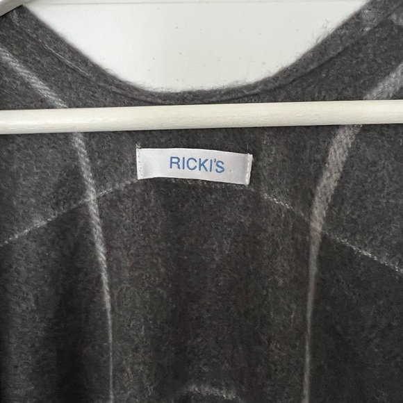 Ricki's Gray Plaid Sweater - Picture 2 of 3